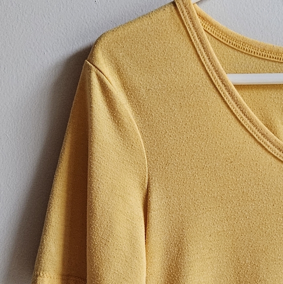 Old Navy Active Go-Dry Yoga Top with Keyhole Wrap Back in Women's S Tall - Picture 3 of 10